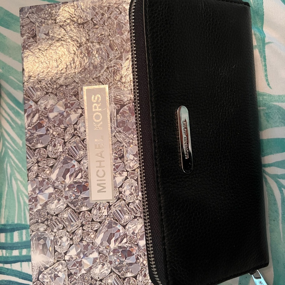 Michael Kohls black wallet